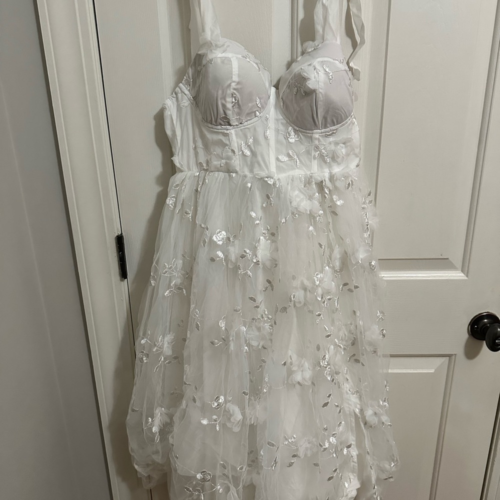 Elegant White Floral Dress